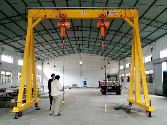 電（diàn）動龍（lóng）門架