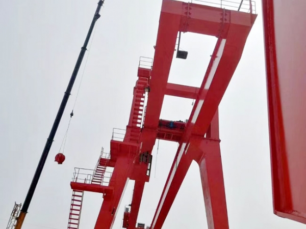 雙（shuāng）梁門式起重機
