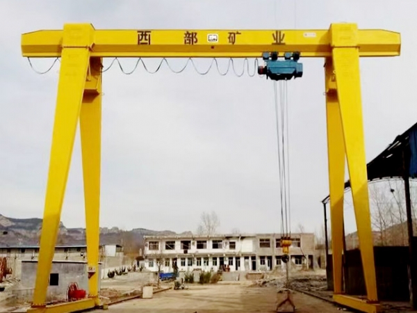電動單梁（liáng）龍門吊